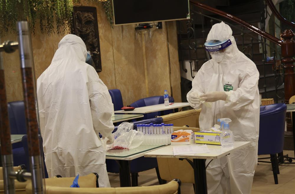 Hà Nội: Đã có kết quả xét nghiệm 23 trường hợp F1 tiếp xúc với bác sĩ nhiễm Covid-19-1