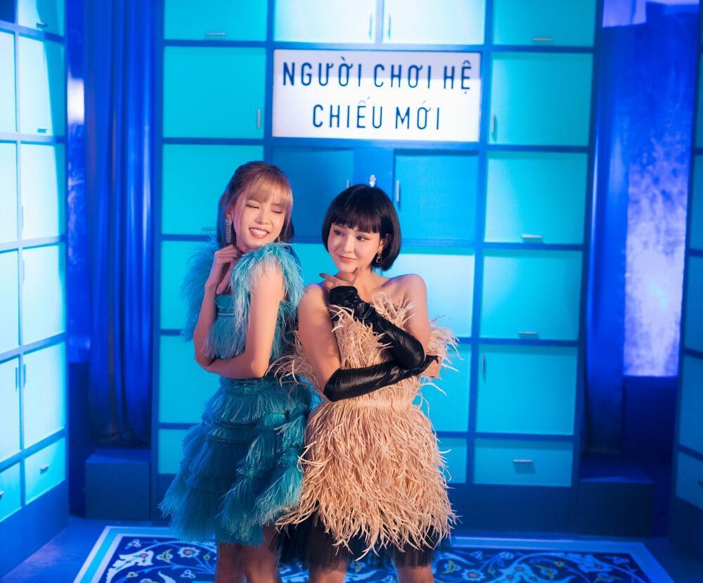 Hiền Hồ đang live bất ngờ ngất xỉu, dancer hú hét vì sợ-1