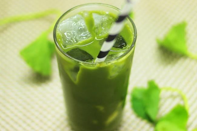 Nước rau má vừa ngon lại mát mùa nóng nhưng đừng uống theo những cách này-1