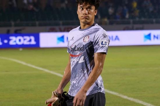 Không có chỗ ở đội tuyển, Bùi Tiến Dũng nguy cơ mất suất bắt chính ở CLB TP.HCM