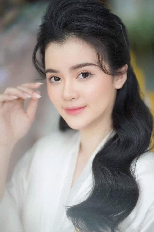 nguyen-phuong-hang-5.jpg
