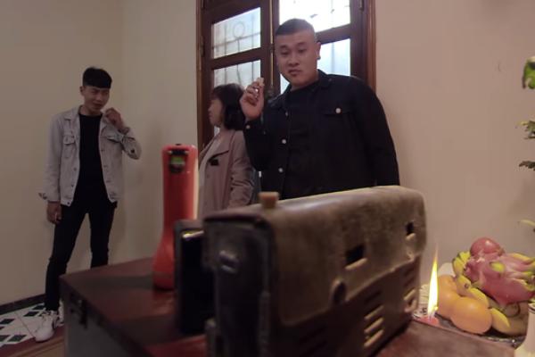 Bà Bích bỏ nhà đi, Nam oằn lưng gánh nợ