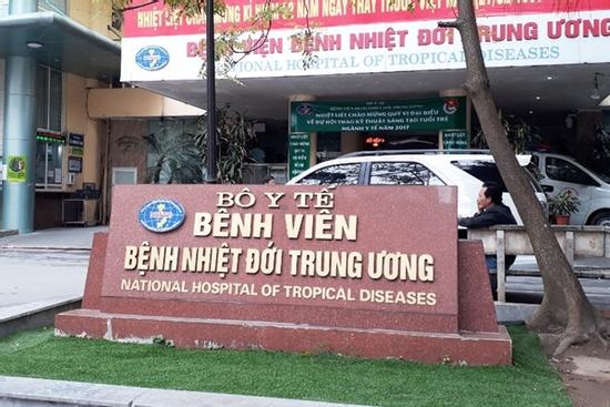 Khử khuẩn sạch sẽ, BV Bệnh Nhiệt đới TW cơ sở Giải Phóng khám bệnh bình thường