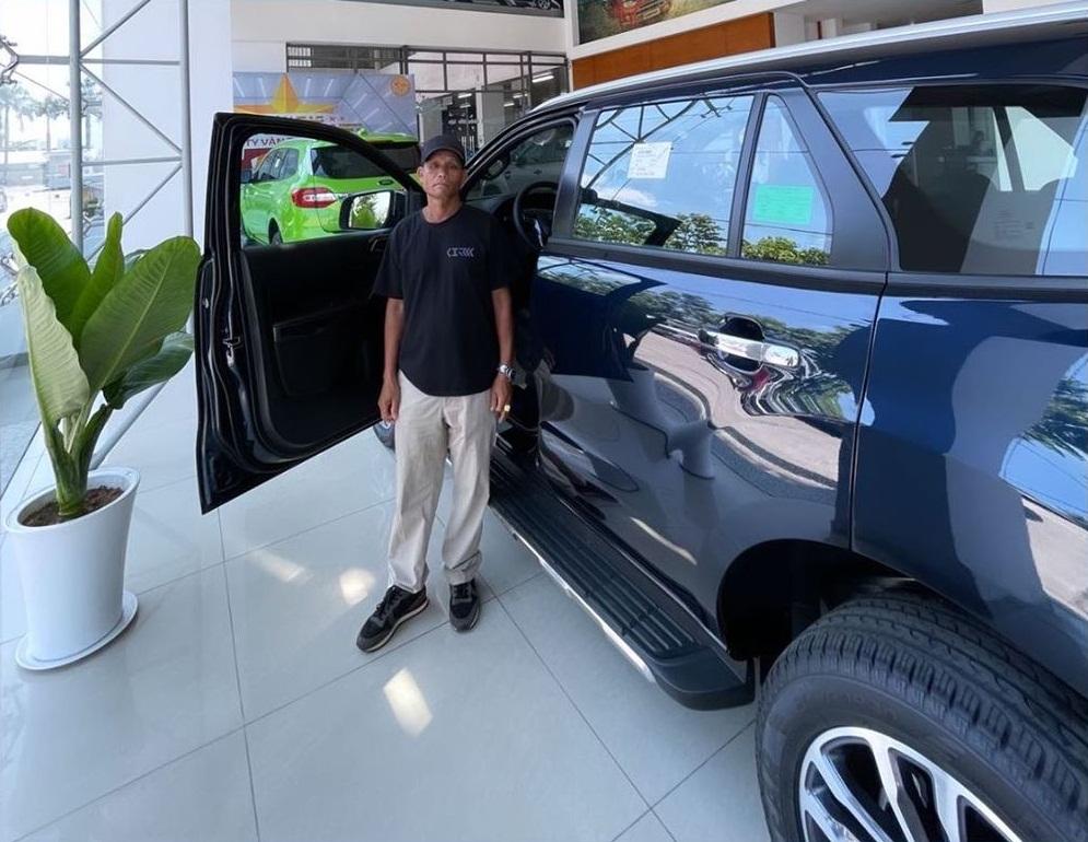 Bóc giá xế hộp HHen Niê tặng bố mẹ, tính nhanh cũng hơn 1 tỷ!-3