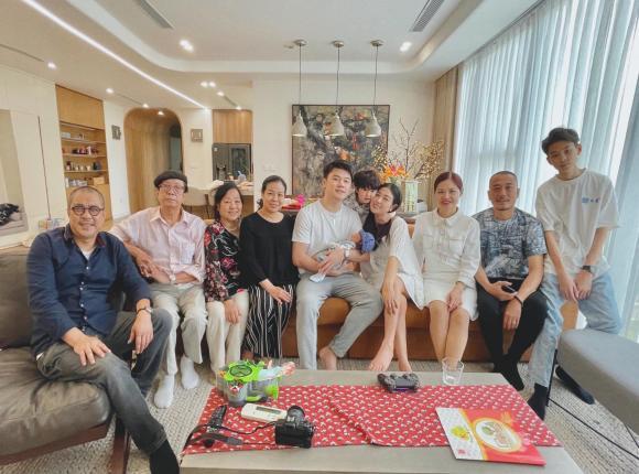 Trang Lou tổ chức tiệc đầy tháng cho con, nhan sắc mẹ bỉm sữa gây chú ý-3