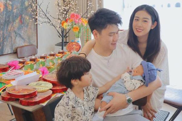 Trang Lou khoe quà sinh nhật tuổi 26 bằng siêu xe hơn 4 tỷ-3