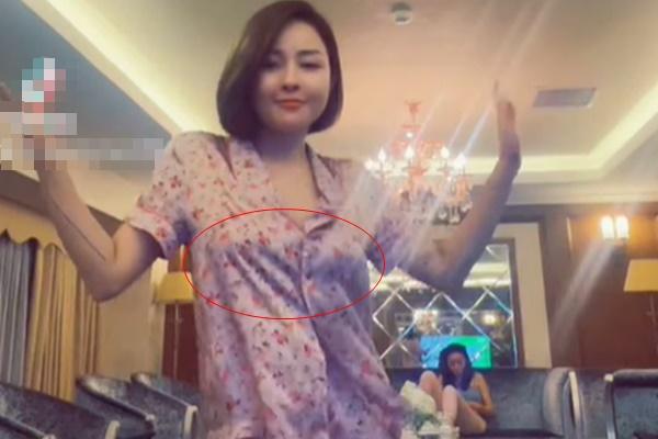 Diện bikini, hot girl Trâm Anh muốn rơi cả vòng 1 ra ngoài-7