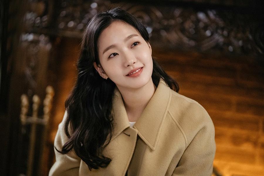 Nhân ngày thiếu nhi ở Hàn Quốc, Kim Go Eun đã quyên góp 50 triệu won (tương đương 44.483 USD) cho Bệnh viện Nhi đồng Đại học Quốc gia Seoul. Khoản quyên góp hào phóng của cô sẽ được sử dụng để hỗ trợ trẻ em và thanh thiếu niên có thu nhập thấp gặp khó khăn.