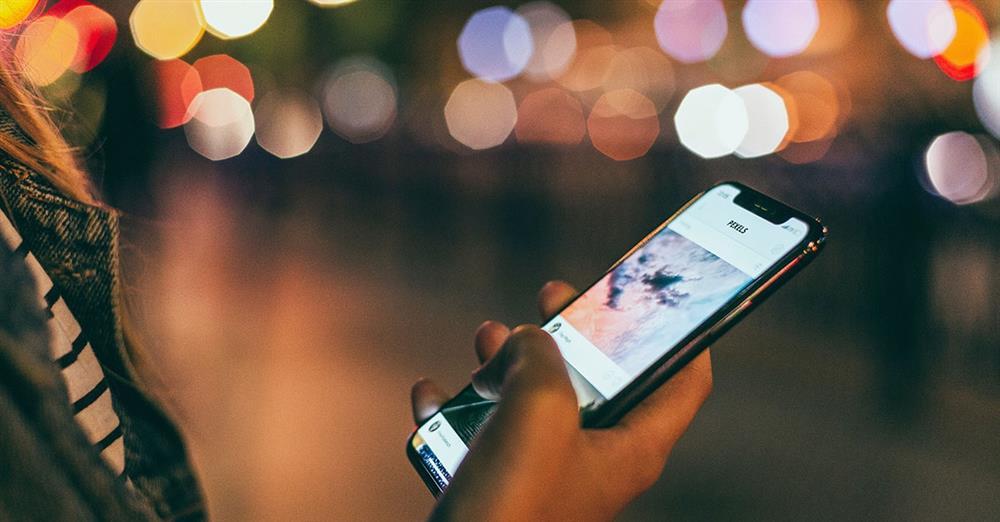 Cung phụng bạn gái suốt 8 năm trời, chàng trai nhận về cái kết đau đớn chỉ sau một cú điện thoại-1