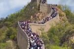 Hàng triệu du khách đổ xô đến các địa điểm nổi tiếng ở Trung Quốc