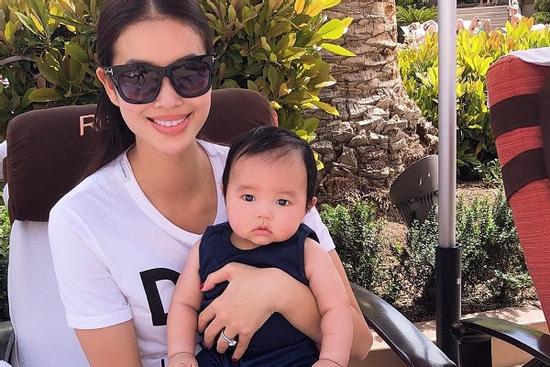 Ảnh hiếm con trai Phạm Hương lúc mới sinh