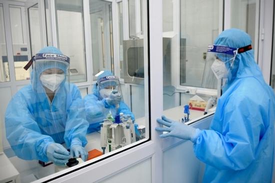 Di chuyển phức tạp ca Covid-19 ở Nghệ An: Đi làm căn cước, cắt tóc, ra biển....