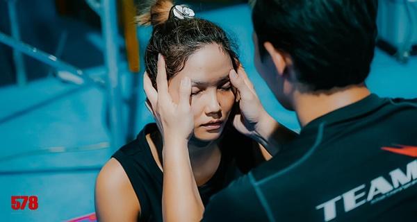 Diễn viên Việt đóng cảnh mạo hiểm, tơi tả bầm dập vẫn không cần thế vai-11