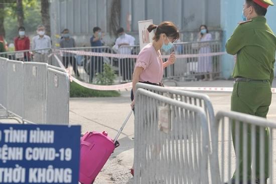 Bệnh viện K nói gì về 10 trường hợp dương tính với SARS-CoV-2?