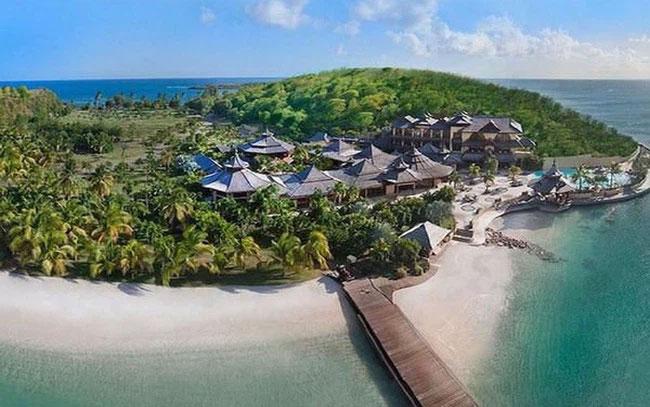 Rộ tin Bill Gates cặp tiếp viên hàng không xinh đẹp, vợ bất lực đòi ly hôn-1