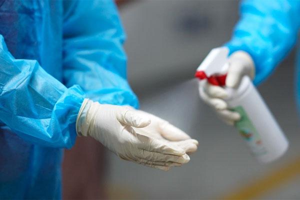 Một nhân viên y tế ở Đà Nẵng mắc COVID-19, di chuyển như con thoi-1