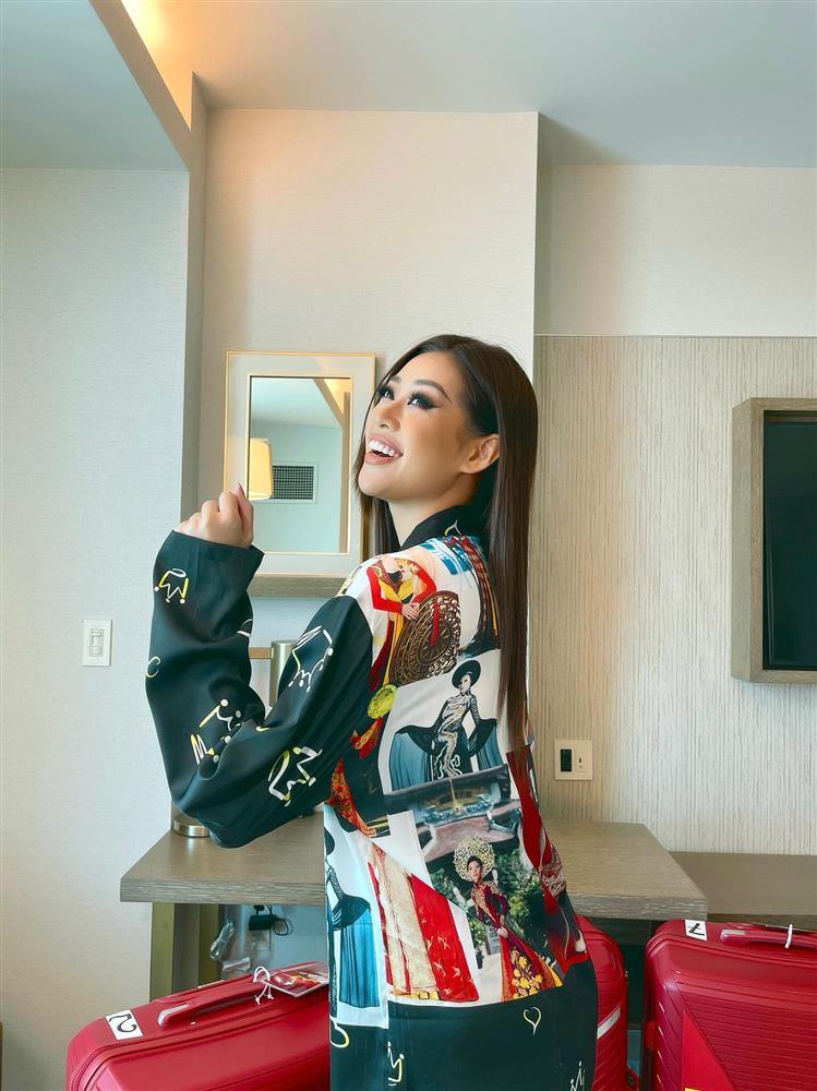 Khánh Vân khiến fan Việt rần rần chỉ vì bộ đồ ngủ tại Miss Universe 2020-1