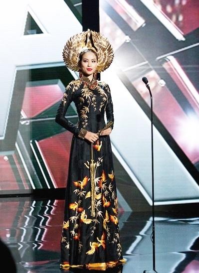 Khánh Vân khiến fan Việt rần rần chỉ vì bộ đồ ngủ tại Miss Universe 2020-8