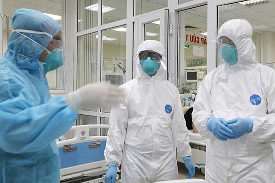 1 bệnh nhân Covid-19 tại BV Bệnh Nhiệt đới Trung ương nguy kịch