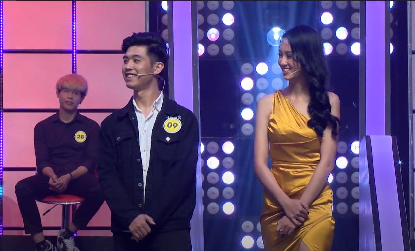 SỐC: Cô gái số hưởng được 30 chàng trai đến tỏ tình cùng lúc-4