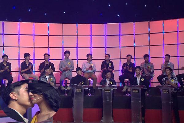 Thanh niên nhờ chở 520 bông hồng tỏ tình, đến nơi cô gái quay đầu đi thẳng-4