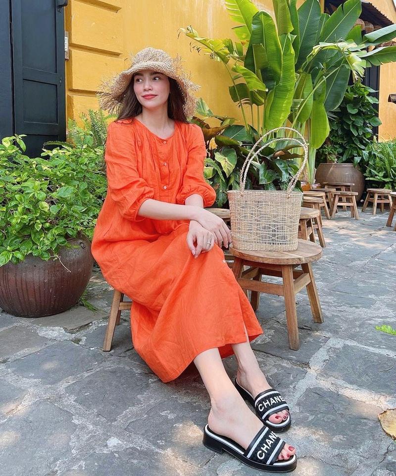 Street style: Võ Hoàng Yến hóa nàng thơ - Minh Triệu diện áo khoét ngực chất chơi-3