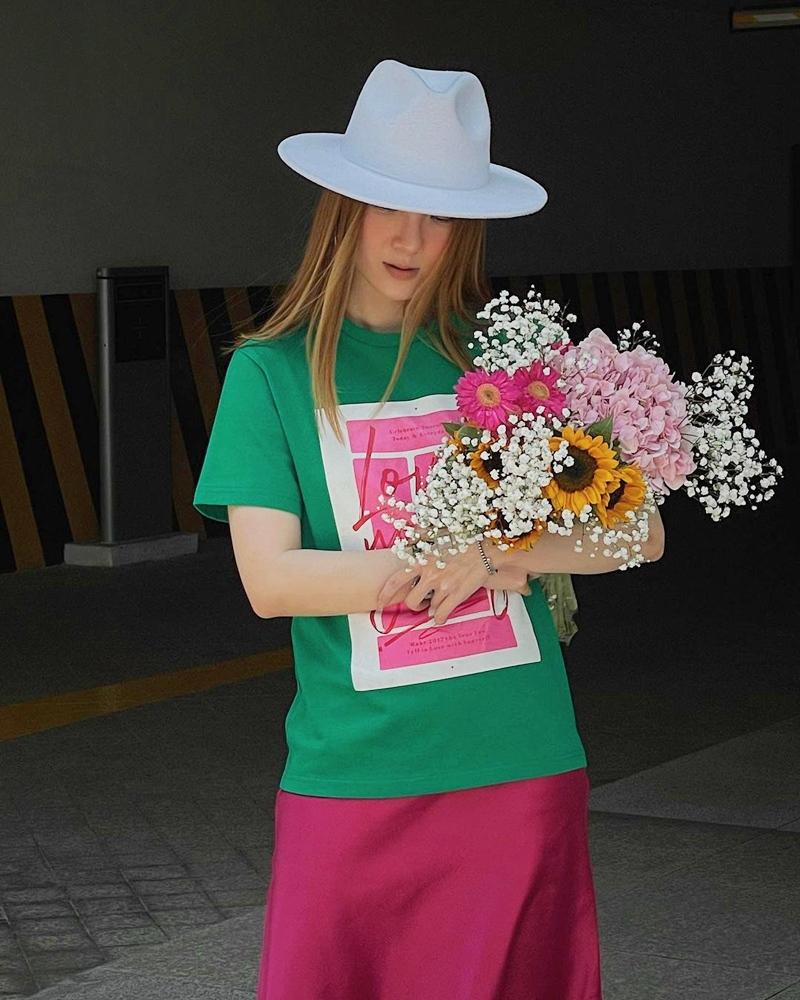 Street style: Võ Hoàng Yến hóa nàng thơ - Minh Triệu diện áo khoét ngực chất chơi-11