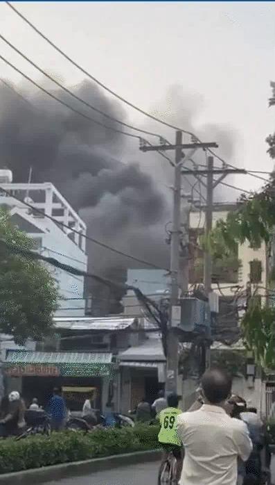 Vụ cháy làm 7 người tử vong ở TP.HCM: Lửa hừng hực không vào cứu được-1