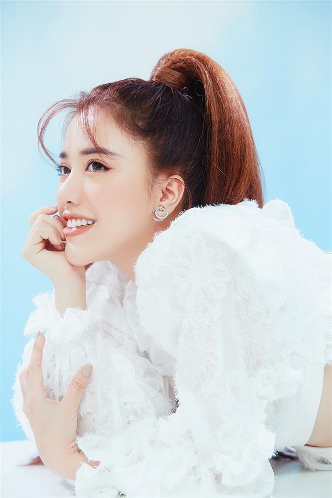 Nhạc hay cuối tuần: Dance xập xình cùng Phùng Khánh Linh, hip hop cực cháy với Lona-2