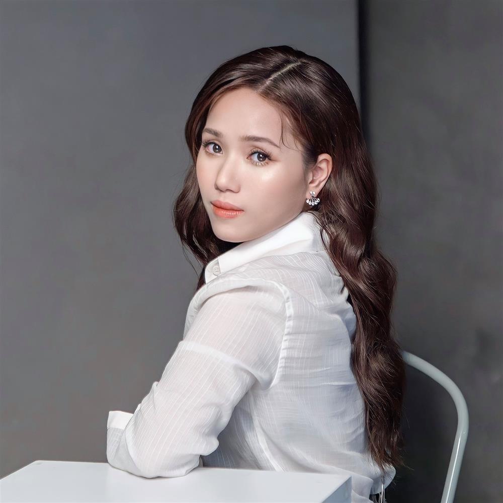 Nhìn Thùy Chi của hiện tại, netizen thắc mắc không biết Nam tiến làm ca sĩ hay để thành Hương Ly thứ hai-1