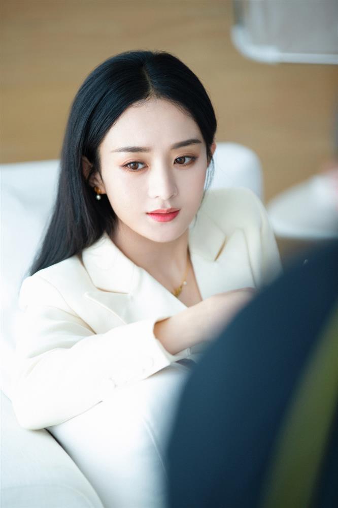 Nhan sắc Triệu Lệ Dĩnh thăng hạng sau ly hôn-1