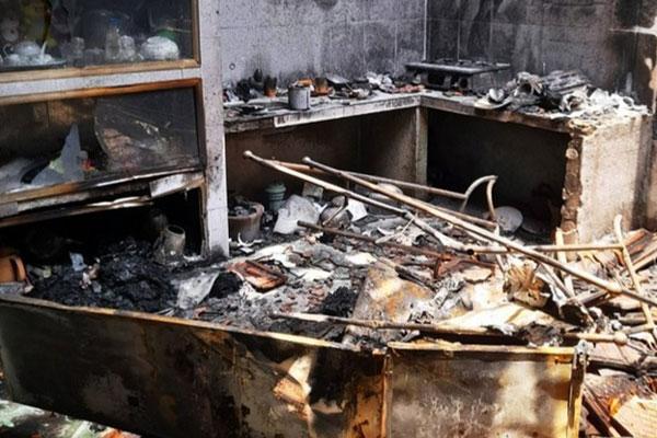 Gọi điện nhiều lần không nghe máy, gã trai mua xăng đốt nhà người tình-1