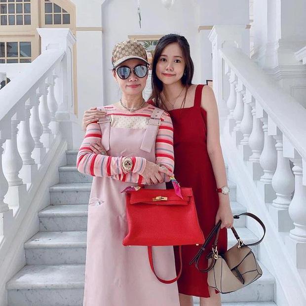 Matt Liu đăng ảnh mẹ ngày càng trẻ trung, em gái đứng cạnh cũng chiếm spotlight-2