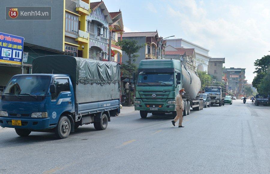 Trong những ngày vừa qua, tỉnh Bắc Ninh ghi nhận 46 ca mắc, trước diễn biến tình hình dịch bệnh phức tạp, ngày 9/5, UBND tỉnh đã ban hành quyết định thiết lập vùng cách ly y tế toàn bộ huyện Thuận Thành nơi có 37 ca Covid-19.