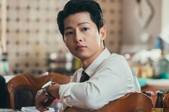 Lý do Song Joong Ki bật khóc ở hậu trường phim
