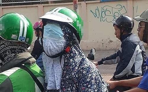 Muôn kiểu phòng bị như tấu hài nơi công cộng trong những ngày Cô vy-2