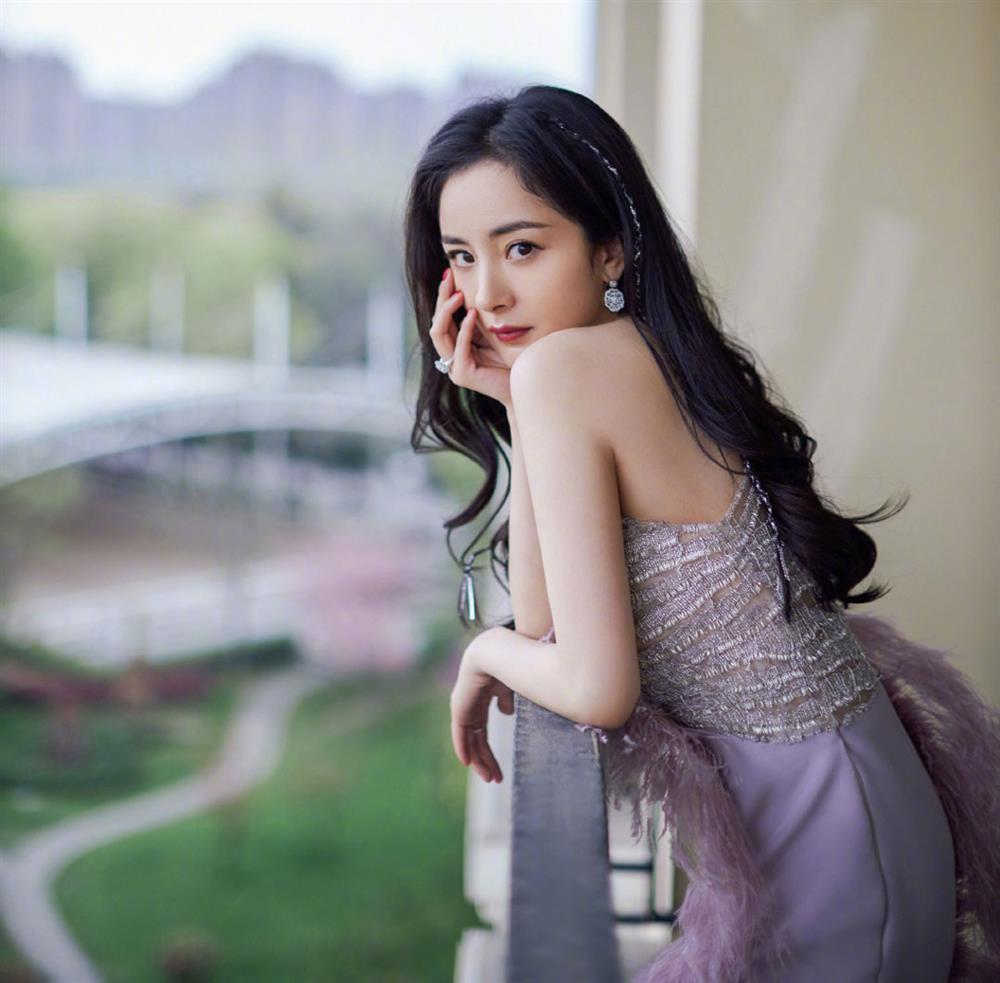 Dương Mịch cùng tình trẻ Ngụy Đại Huân đi chụp ảnh cưới?-2