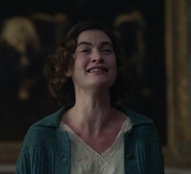 Khán giả thấy kinh khi Dominic West và Lily James đóng vai cha con rồi lại hôn hít ngoại tình-2