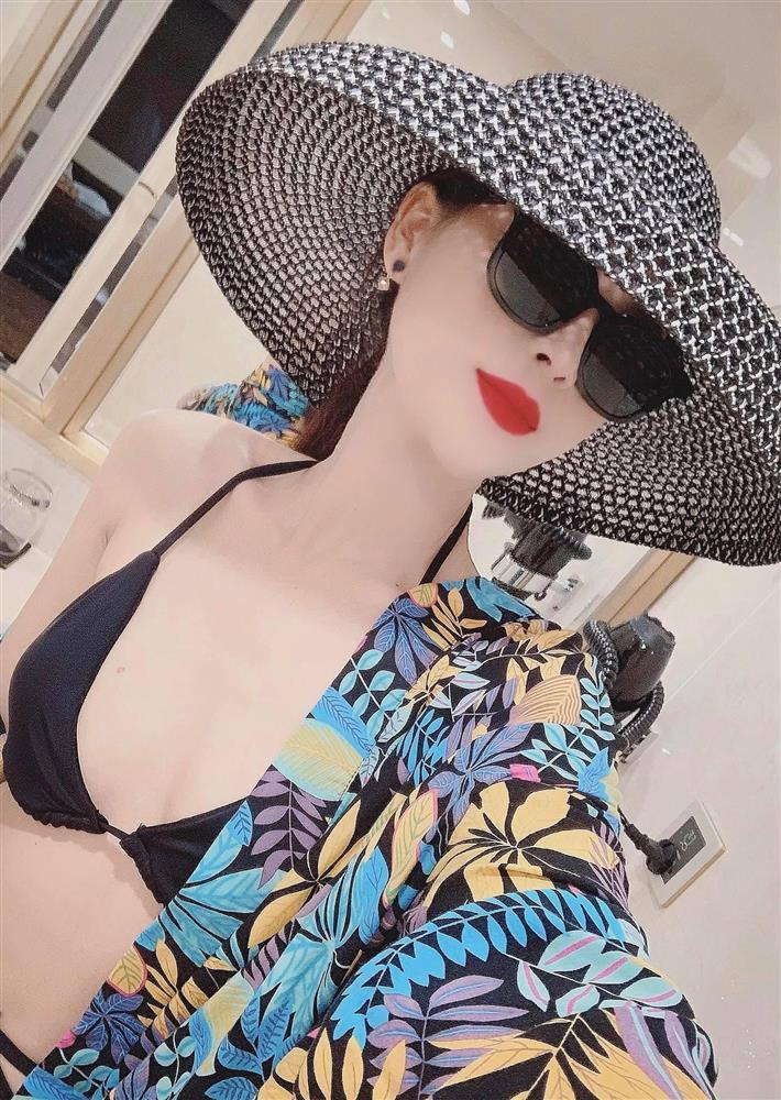 Minh Hung Hãn diện bikini siêu HOT khác hẳn gái quê Hướng Dương Ngược Nắng-6