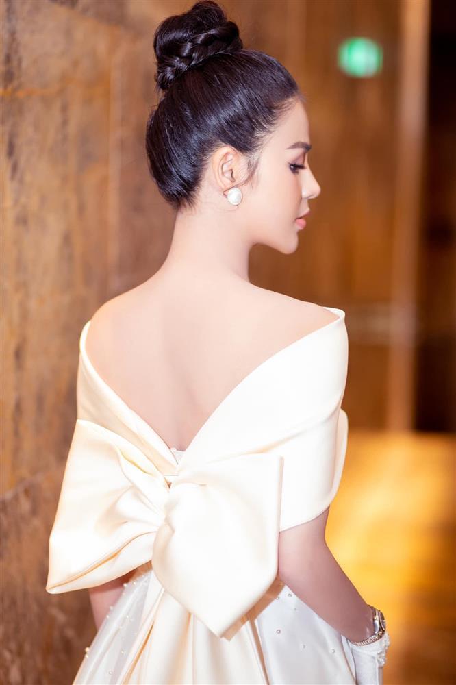 Minh Hung Hãn diện bikini siêu HOT khác hẳn gái quê Hướng Dương Ngược Nắng-10