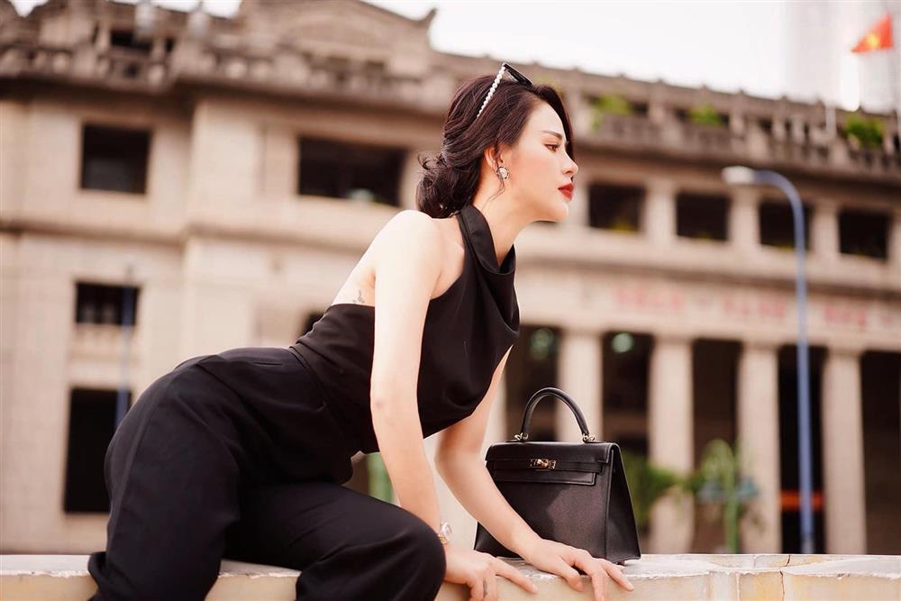 Minh Hung Hãn diện bikini siêu HOT khác hẳn gái quê Hướng Dương Ngược Nắng-12