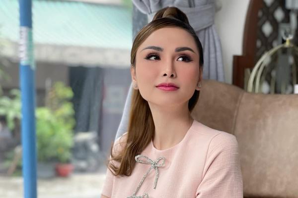 Diễm Hương nổi đóa khi dân mạng hóng ảnh khỏa thân-5