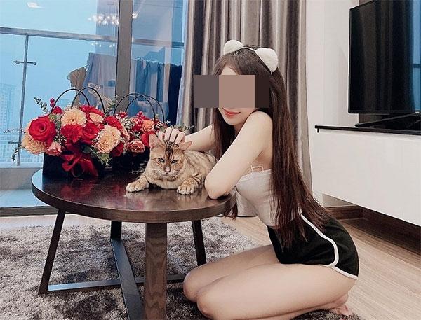 Xôn xao hot girl đình đám Hà thành bị đánh ghen giữa phố-1