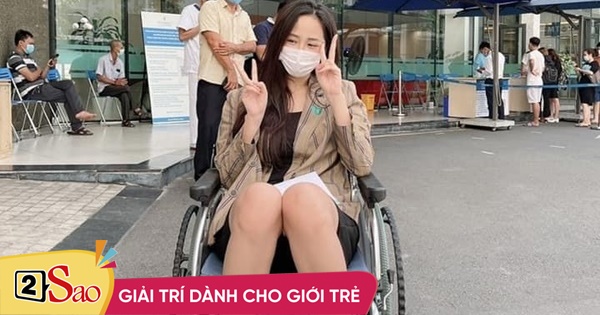 Mai Phương Thúy ngồi xe lăn mới thấy mình không cao