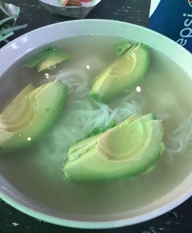 Vô tư lấy nước tắm nấu mì tôm, thanh niên nhận cái kết đắng ngay sau đó-6