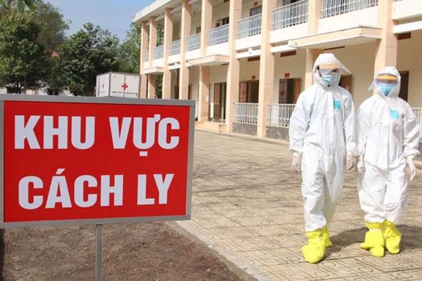 Giữa đại dịch Covid-19, tang lễ 1 giáo sĩ ở Ấn Độ đông nghịt người, thở không nổi-3