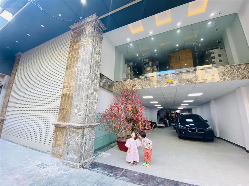 Vừa tậu nhà 9 tầng giữa trung tâm Thủ đô, Hằng Túi lại rinh xế hộp 5 tỷ-4