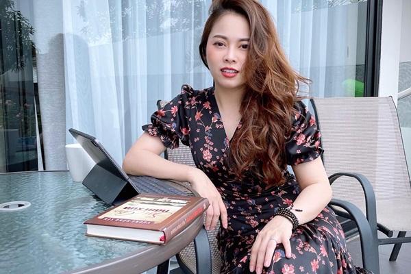 Hằng Túi than thở cân nặng, ông xã thả comment một câu hút bão haha-4