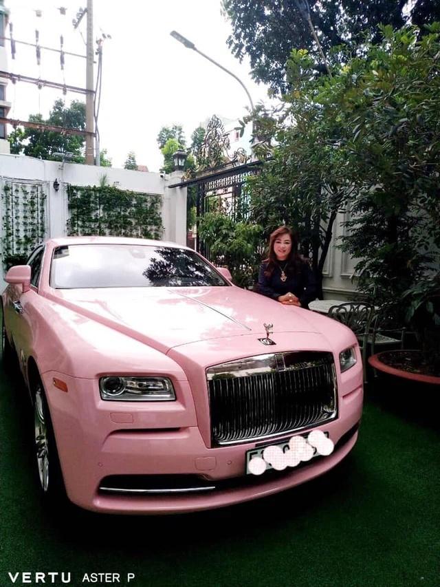 Vợ đại gia Dũng Lò Vôi: Dát kim cương lóa mắt, lướt Rolls-Royce 30 tỷ-13
