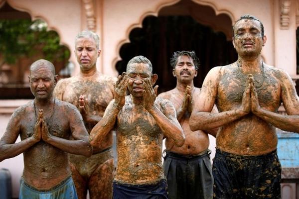 Mối nguy hiểm khi tự chữa Covid-19 theo đơn thuốc trên mạng xã hội-4